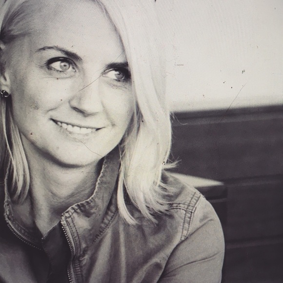 Meet your Posher, Vanessa - Picture 1 of 1